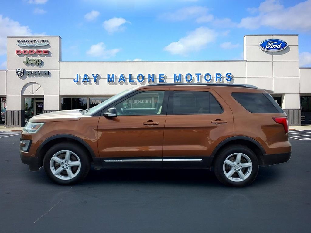 Certified 2017 Ford Explorer XLT w/ Equipment Group 201A AWD/4WD image 7