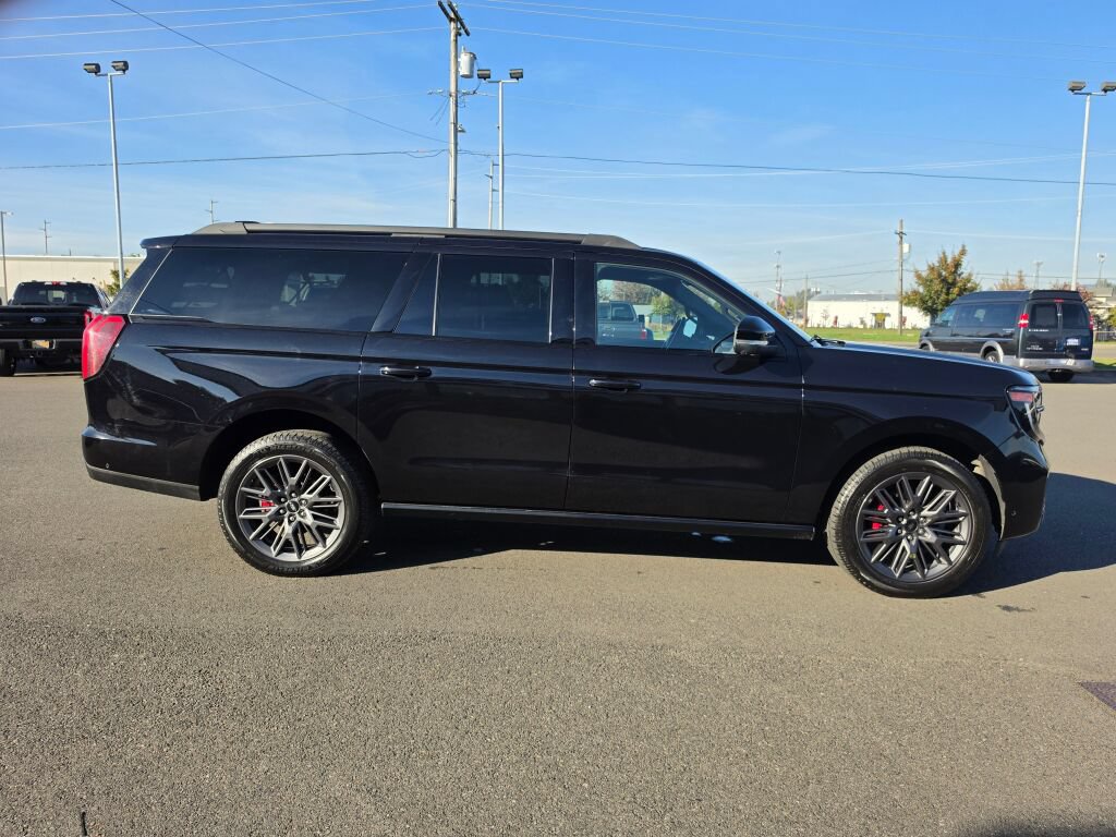 Certified 2025 Ford Expedition Max Platinum w/ Stealth Performance Package AWD/4WD image 5