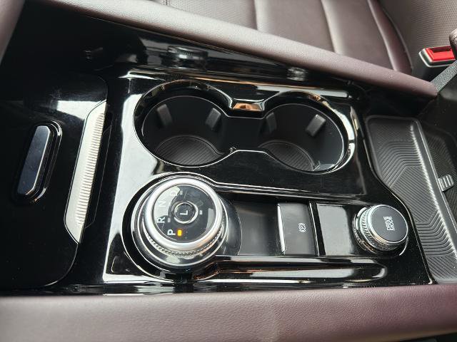 Certified 2025 Ford Explorer Platinum w/ LUX Leather Package image 30