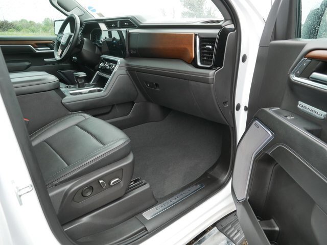 Used 2023 GMC Sierra 1500 Denali w/ Technology Package AWD/4WD image 19