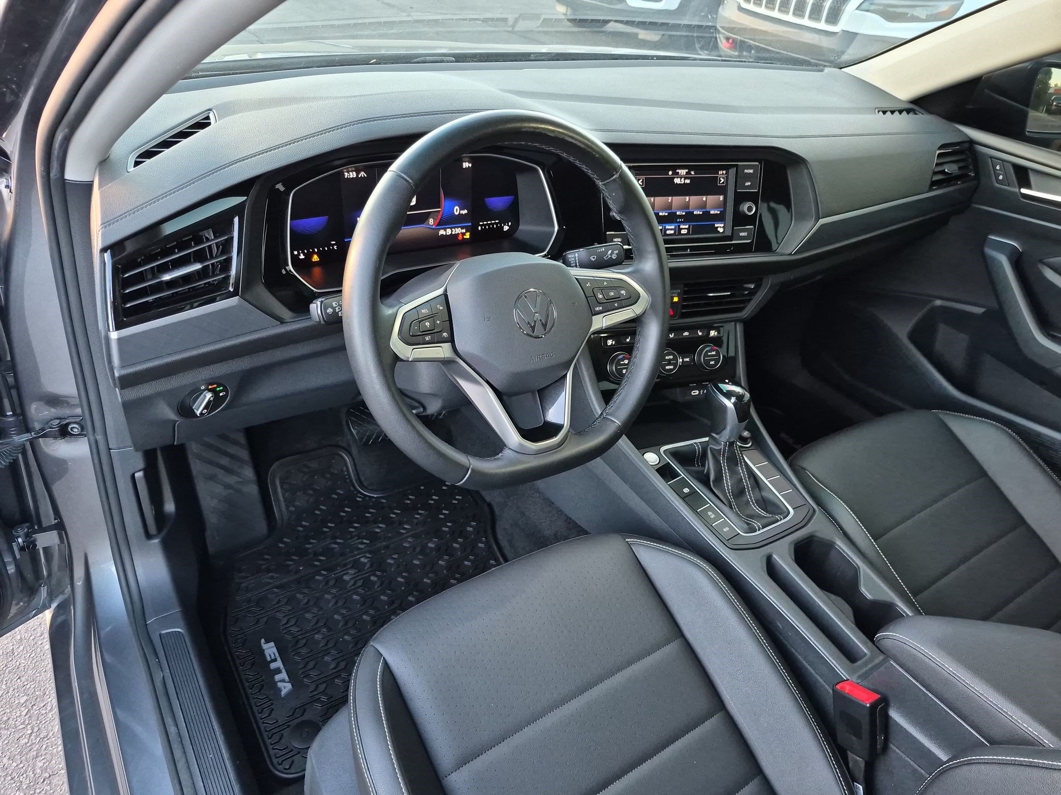 Used 2024 Volkswagen Jetta SE FWD image 17