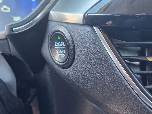 Certified 2022 Ford Escape Titanium image 15