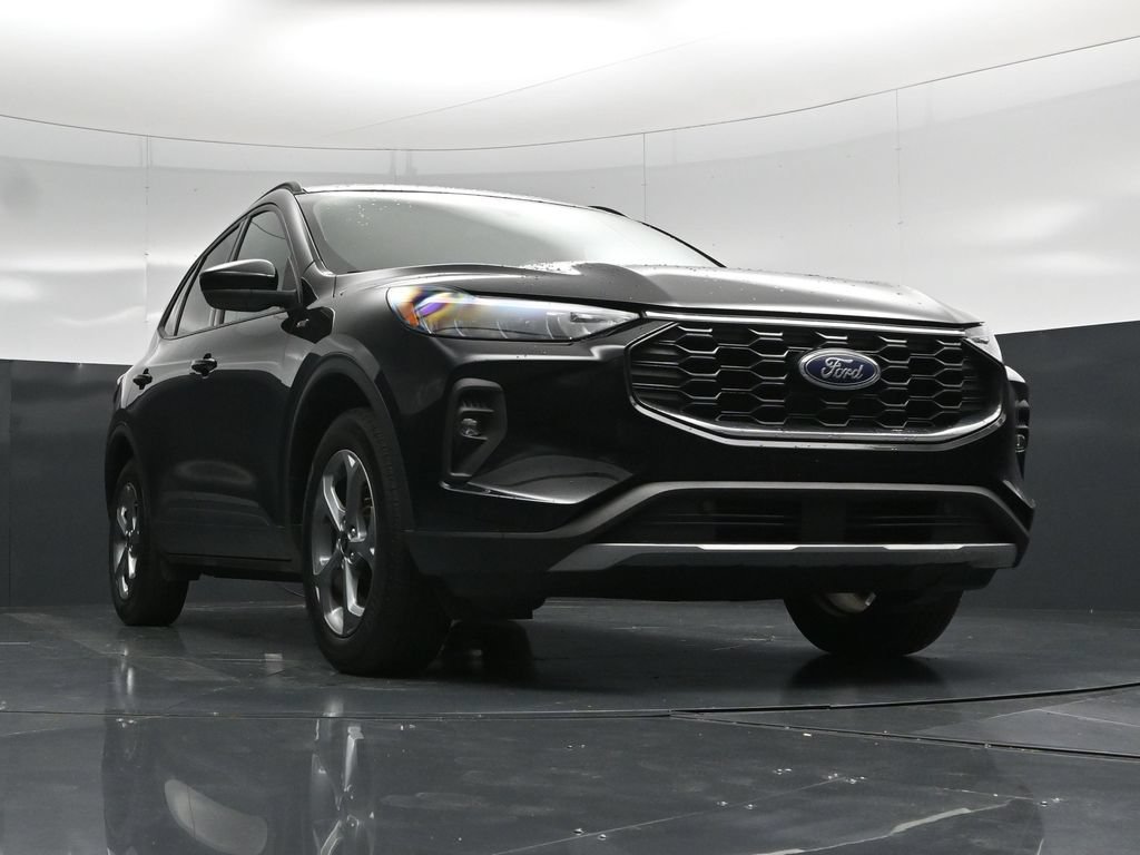 Certified 2025 Ford Escape ST-Line Select AWD/4WD image 45