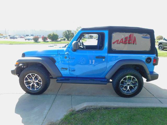 Used 2024 Jeep Wrangler Sport AWD/4WD image 11