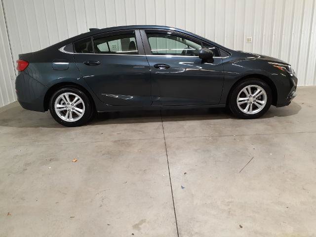 Used 2018 Chevrolet Cruze LT w/ Convenience Package FWD image 24