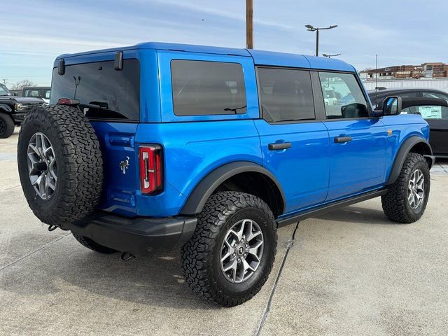 Certified 2025 Ford Bronco Badlands image 3