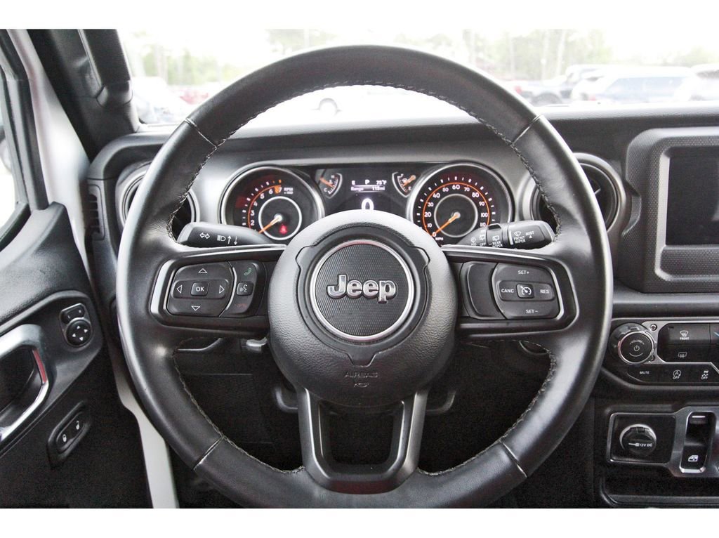 Used 2022 Jeep Wrangler Willys image 12