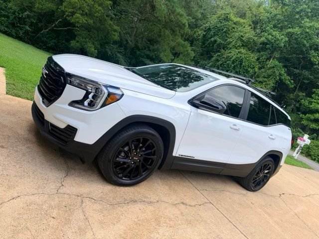 Used 2024 GMC Terrain SLE w/ Elevation Edition FWD image 7
