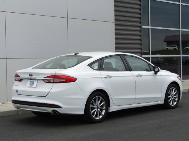 Certified 2017 Ford Fusion SE FWD image 7