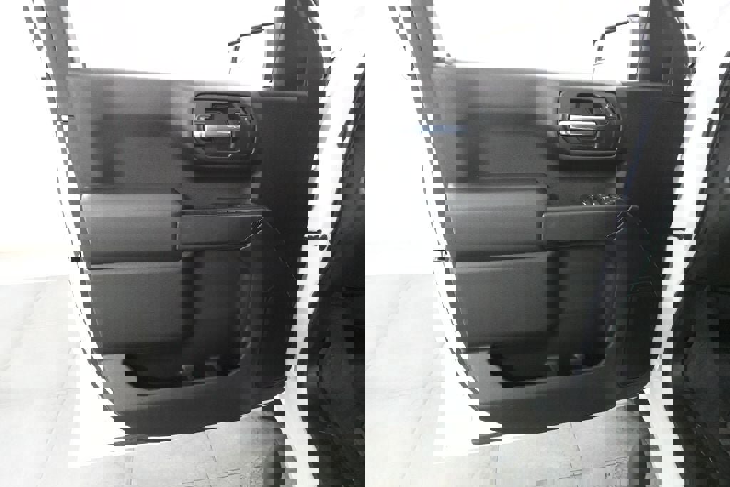 Used 2023 Chevrolet Silverado 1500 Custom w/ Rally Edition AWD/4WD image 22