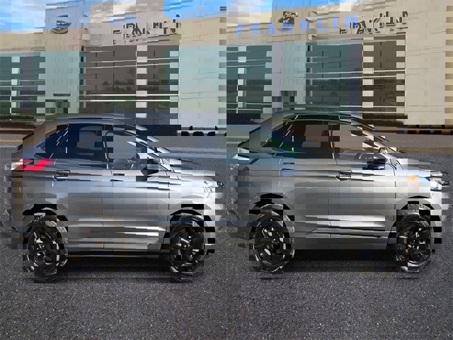 Certified 2024 Ford Edge SE image 8