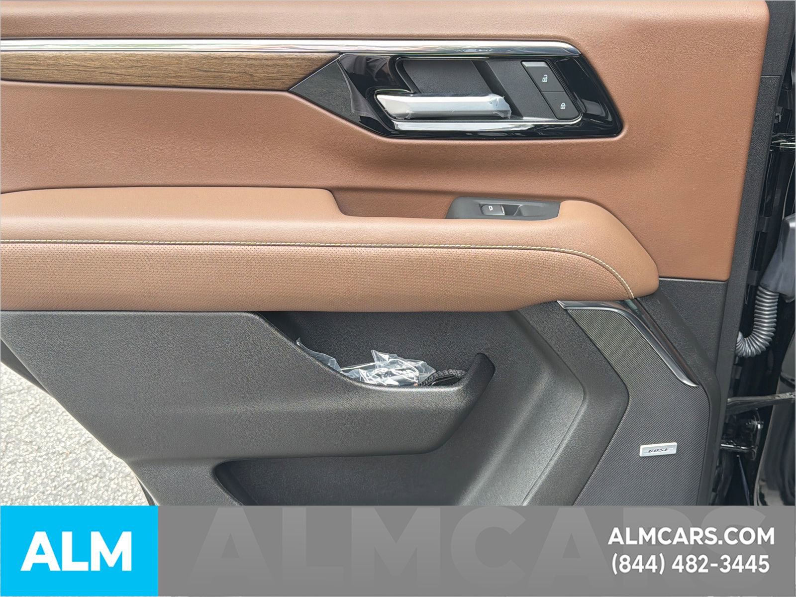 Used 2025 Chevrolet Tahoe High Country AWD/4WD image 26