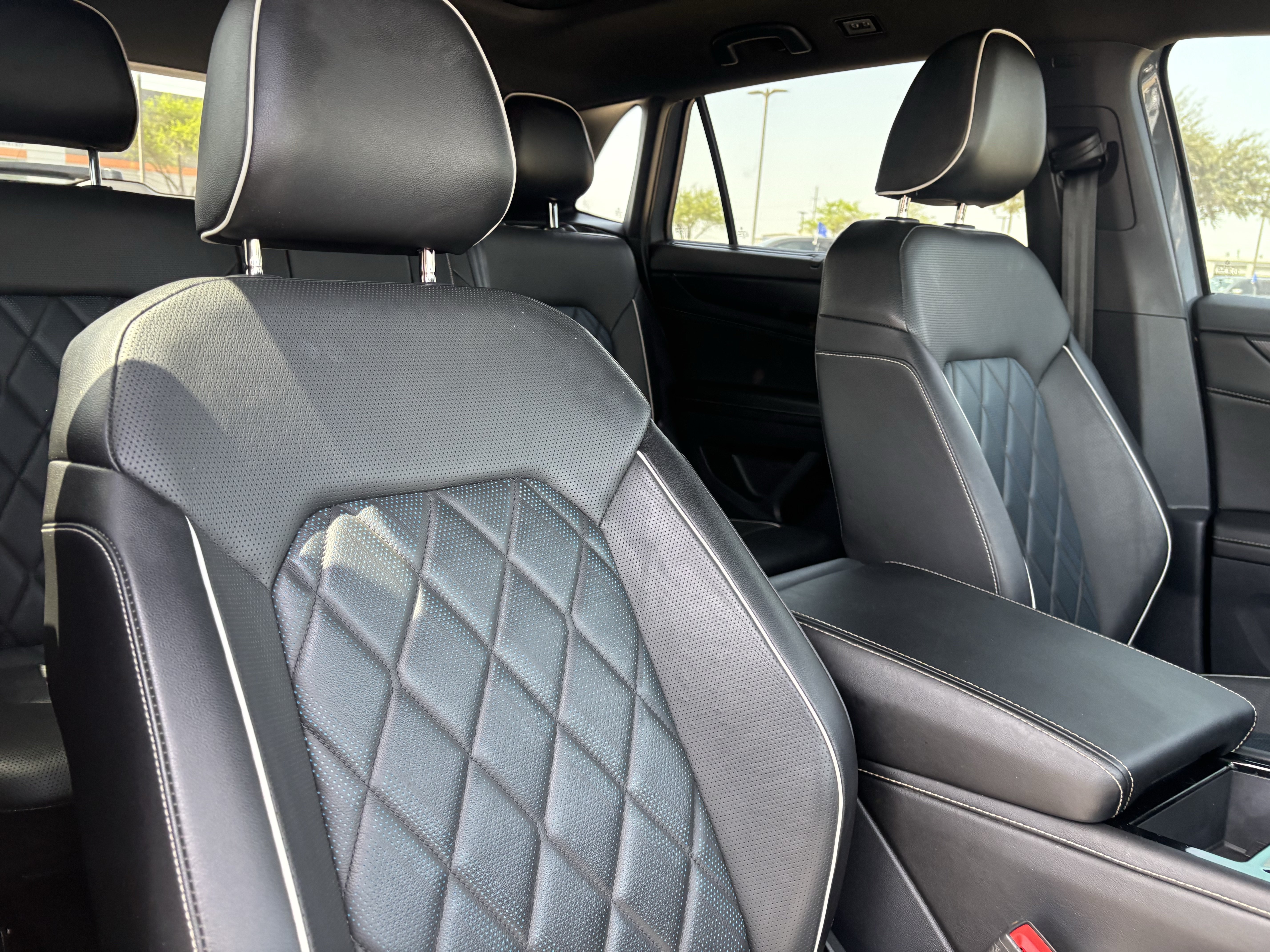 Used 2024 Volkswagen Atlas Cross Sport SEL Premium R-Line AWD/4WD image 27