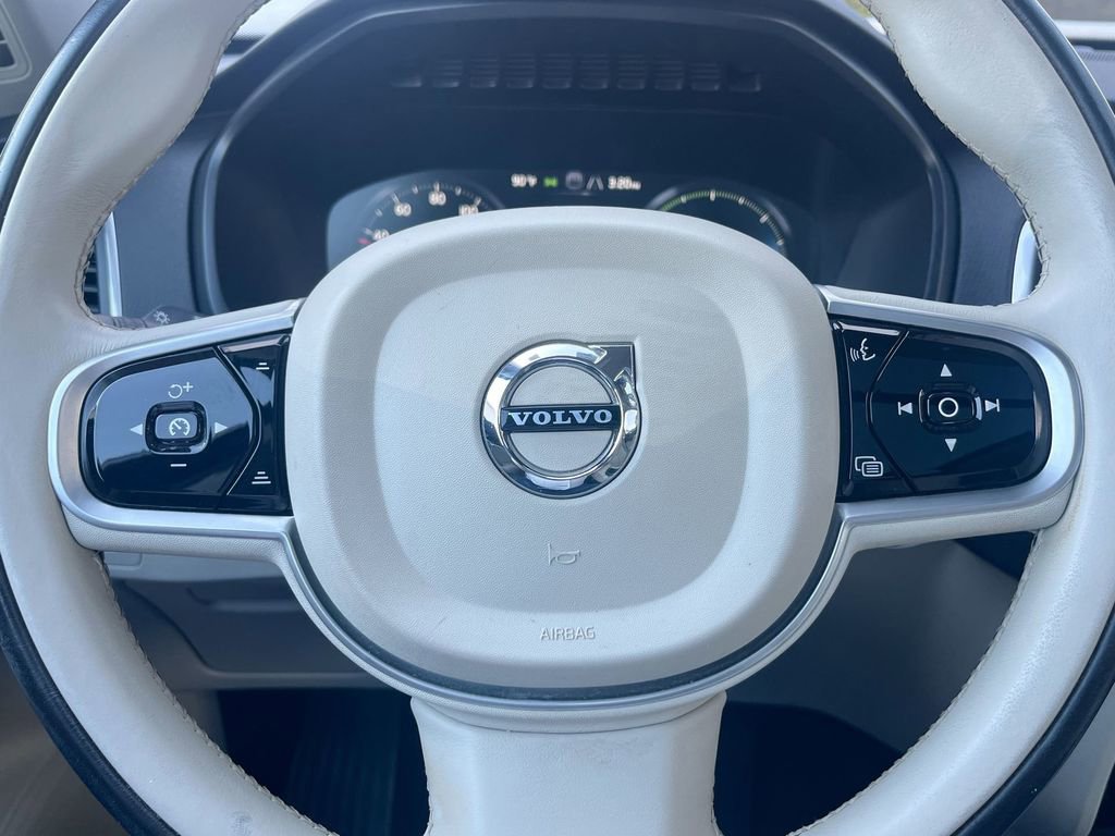 Used 2019 Volvo XC90 T5 Momentum w/ Multimedia Package image 14