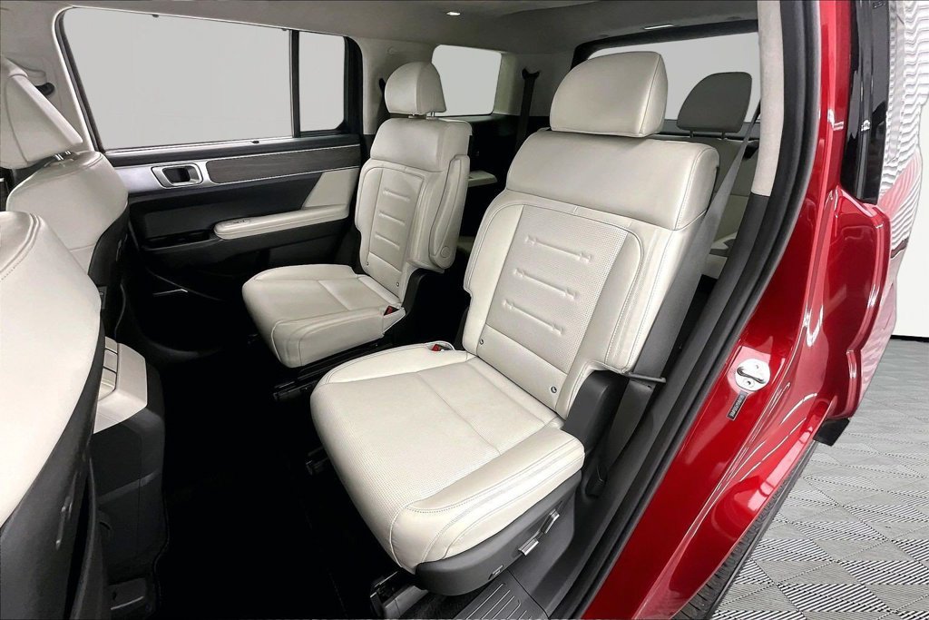 Used 2025 Hyundai Santa Fe Calligraphy AWD/4WD image 26