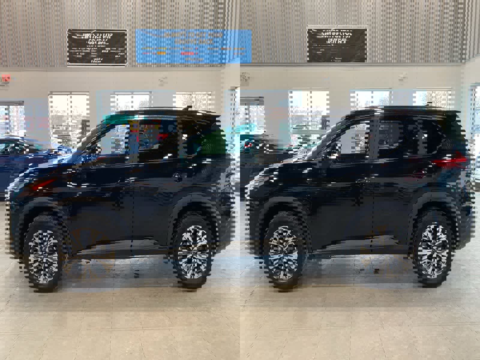 Used 2023 Nissan Rogue SV image 8