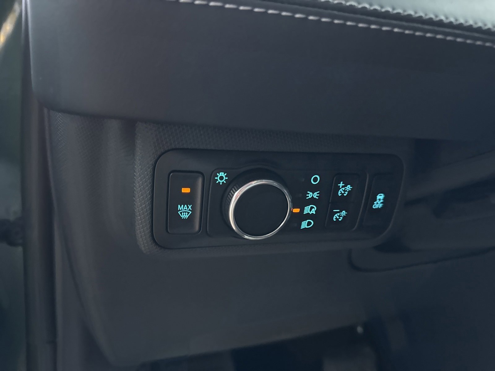 Certified 2025 Ford Mustang Mach-E Select w/ Comfort Package Lite image 24