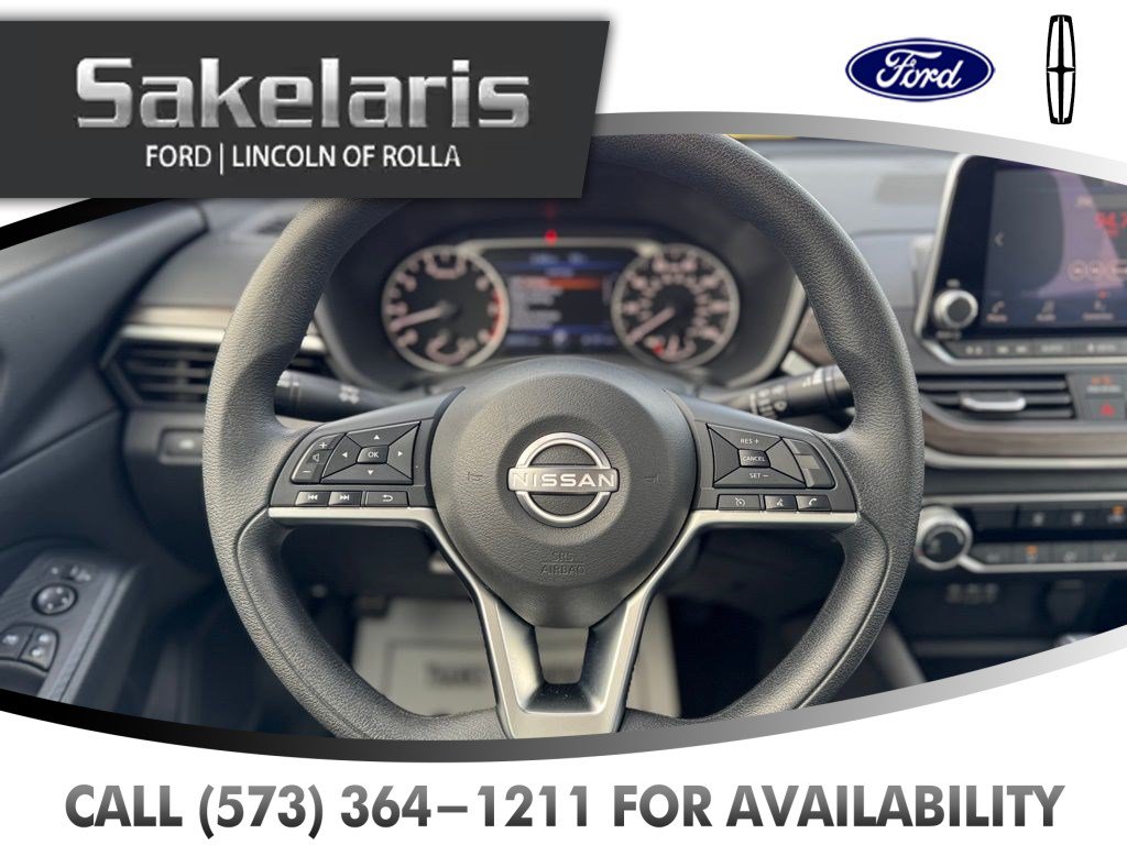 Used 2024 Nissan Altima 2.5 SV FWD image 15