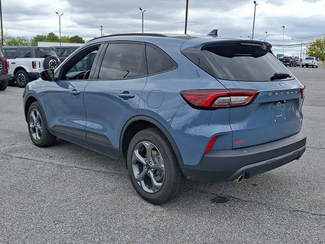 Certified 2025 Ford Escape ST-Line Select AWD/4WD image 4