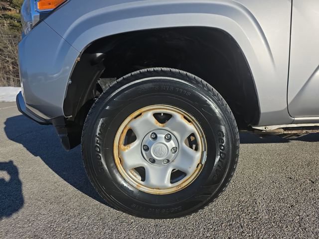 Used 2018 Toyota Tacoma SR5 AWD/4WD image 44