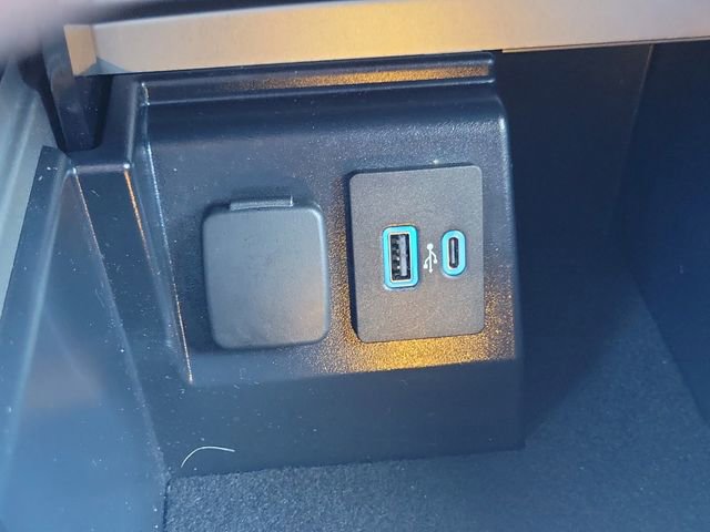 Certified 2023 Ford Explorer XLT w/ Equipment Group 202A image 23