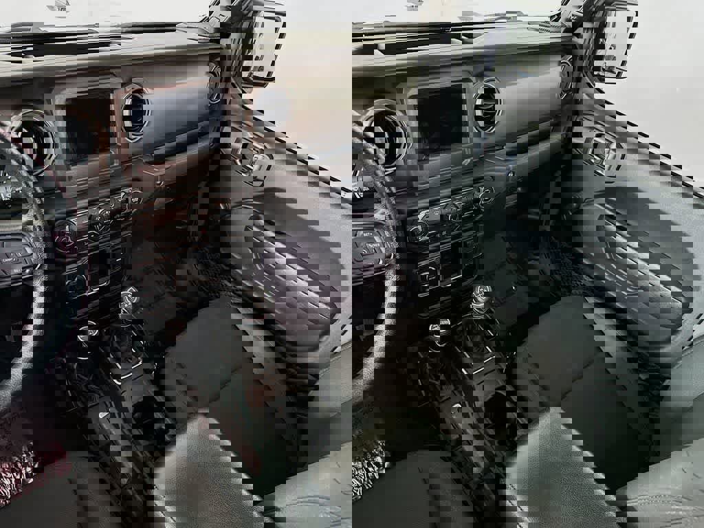 Used 2022 Jeep Gladiator Sport image 14