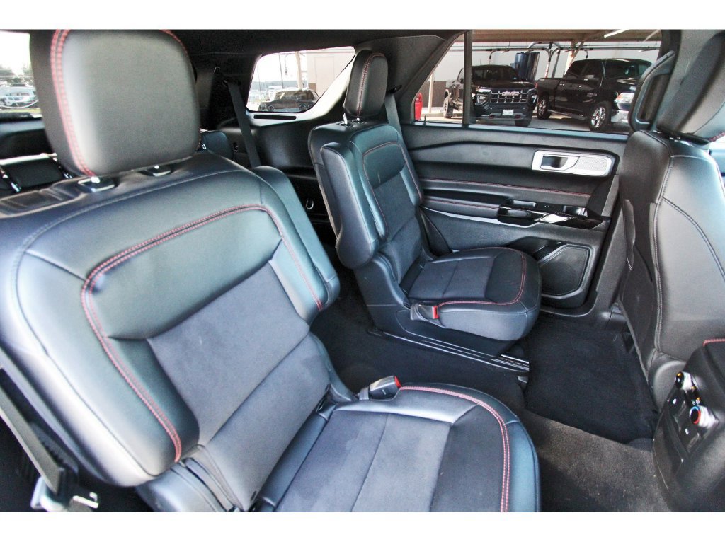 Certified 2024 Ford Explorer ST-Line w/ Class IV Trailer Tow Package RWD image 15