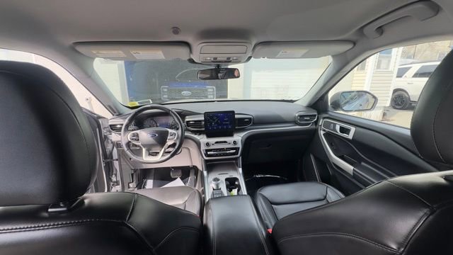 Certified 2022 Ford Explorer XLT w/ Equipment Group 202A image 20
