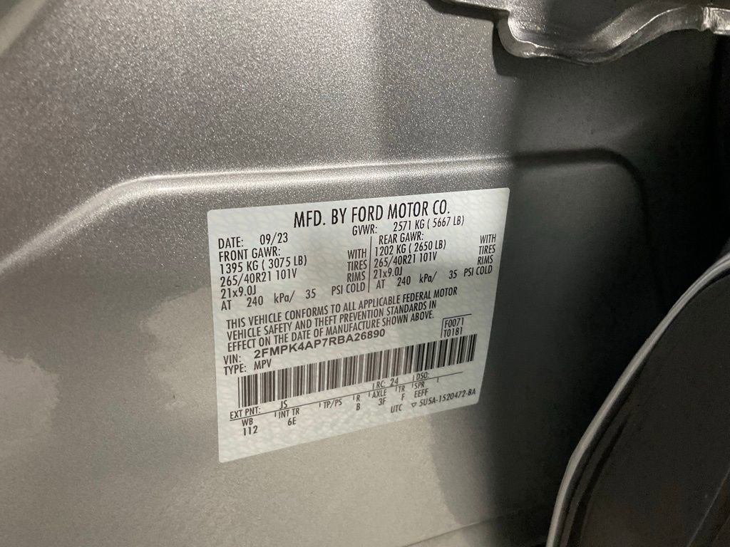 Certified 2024 Ford Edge ST w/ Equipment Group 401A image 27