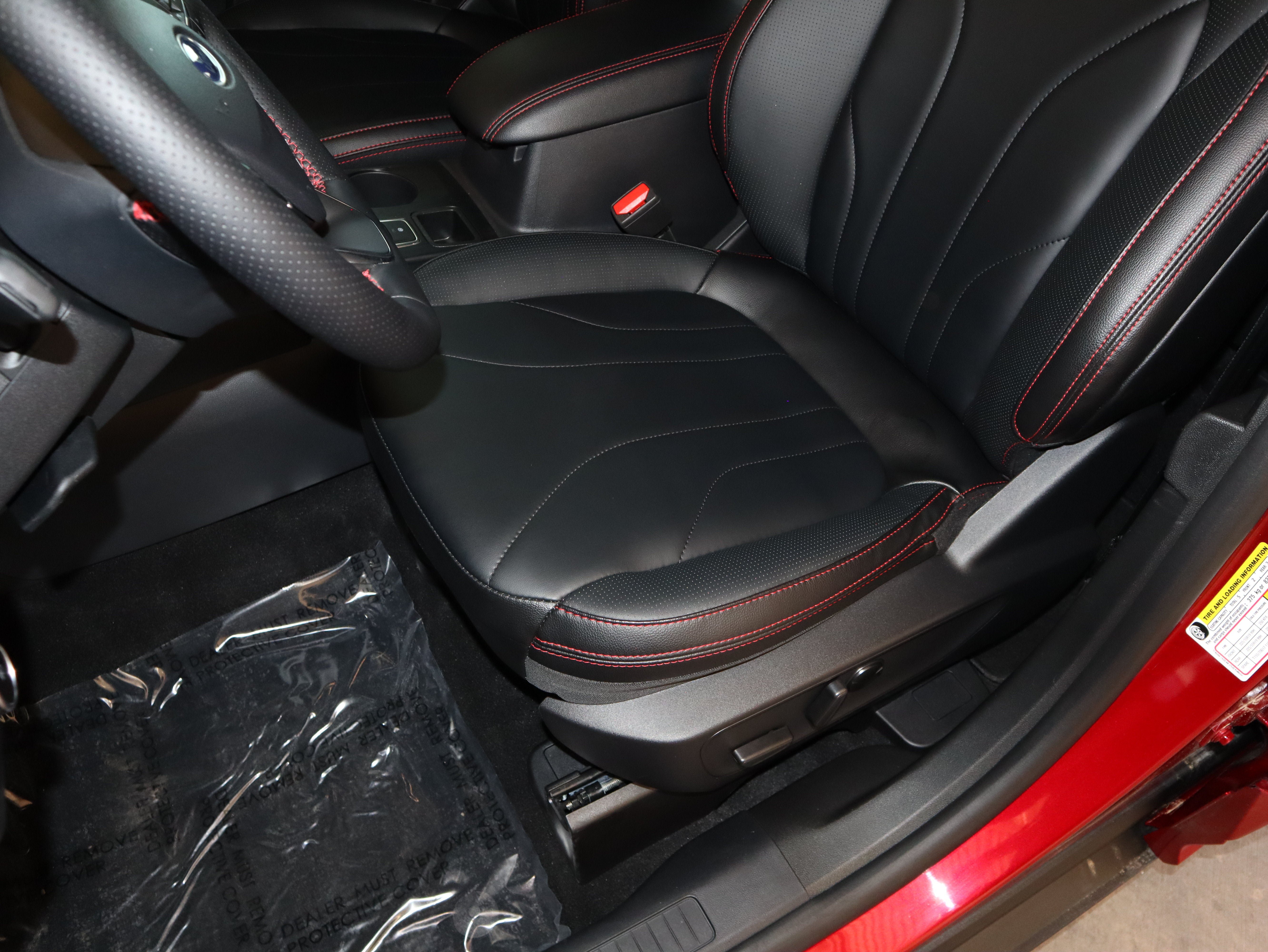 Certified 2025 Ford Escape ST-Line Elite w/ Premium Technology Package AWD/4WD image 32