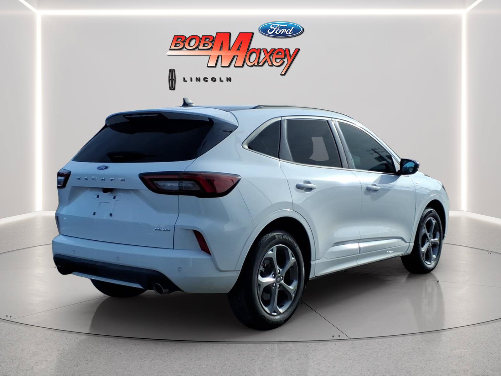 Certified 2023 Ford Escape ST-Line w/ Tech Pack #1 AWD/4WD image 4