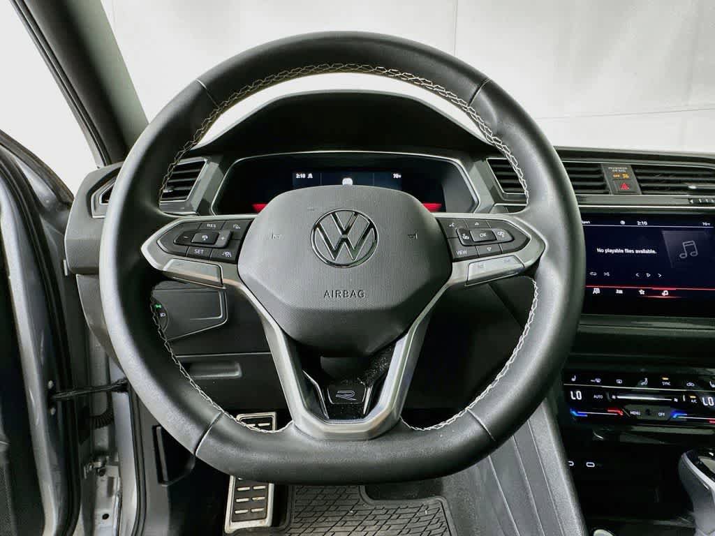 Used 2023 Volkswagen Tiguan SE R-Line AWD/4WD image 15