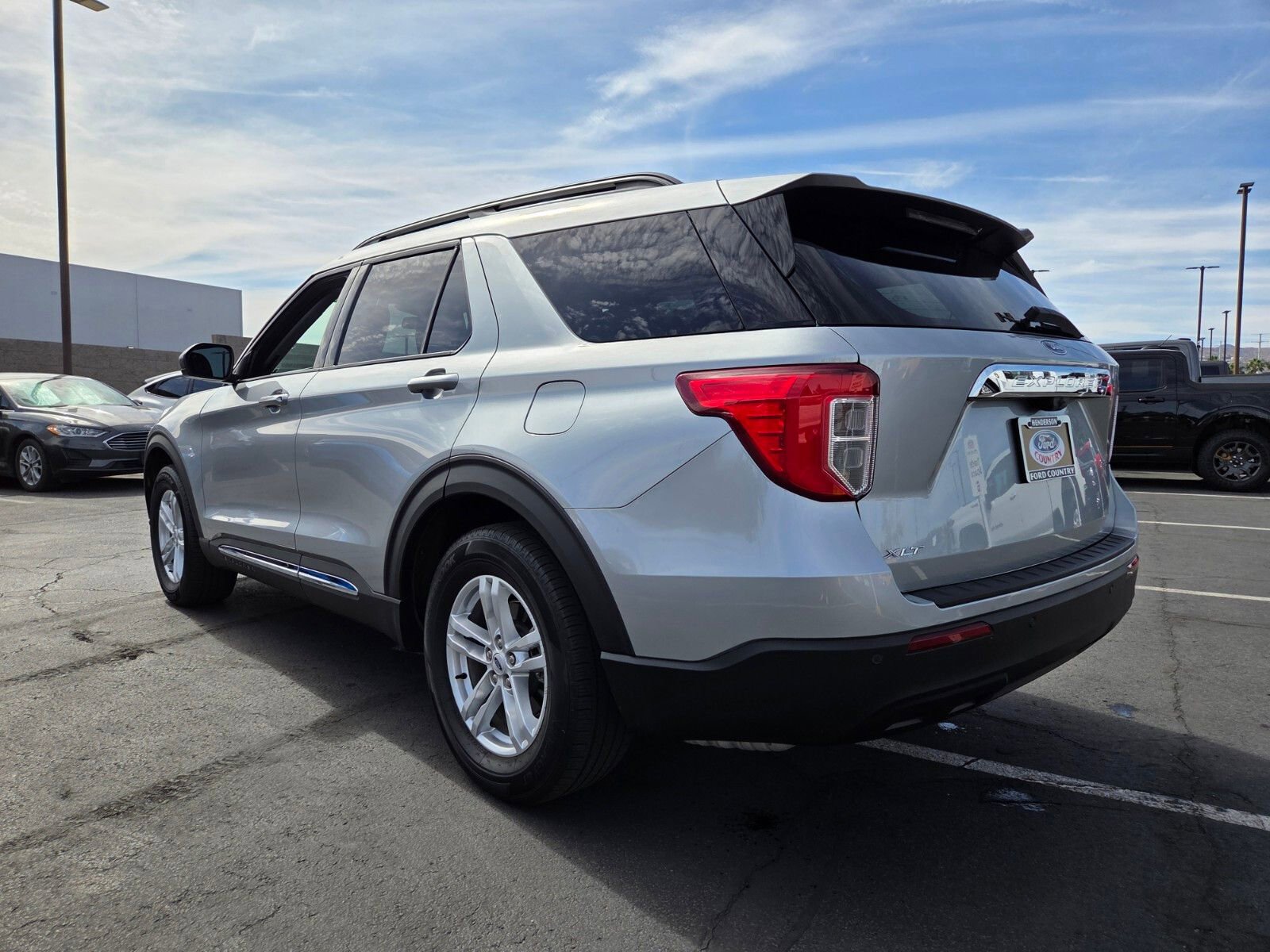 Certified 2023 Ford Explorer XLT RWD image 4