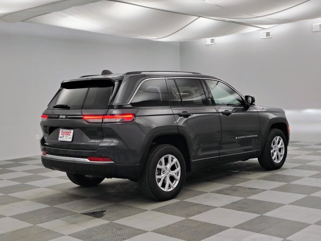 Used 2022 Jeep Grand Cherokee Limited AWD/4WD image 10