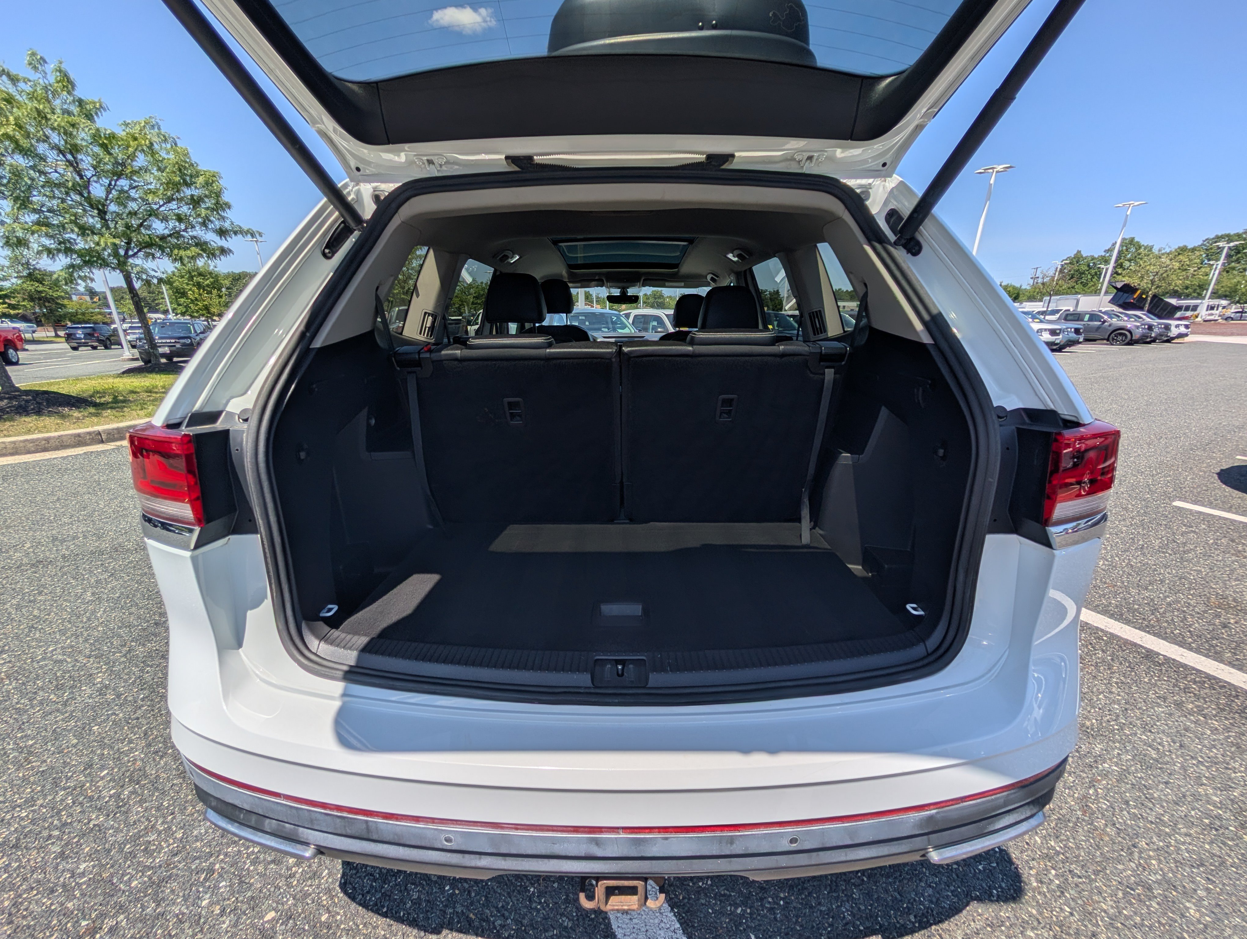 Used 2021 Volkswagen Atlas SE w/ Panoramic Sunroof Package AWD/4WD image 13