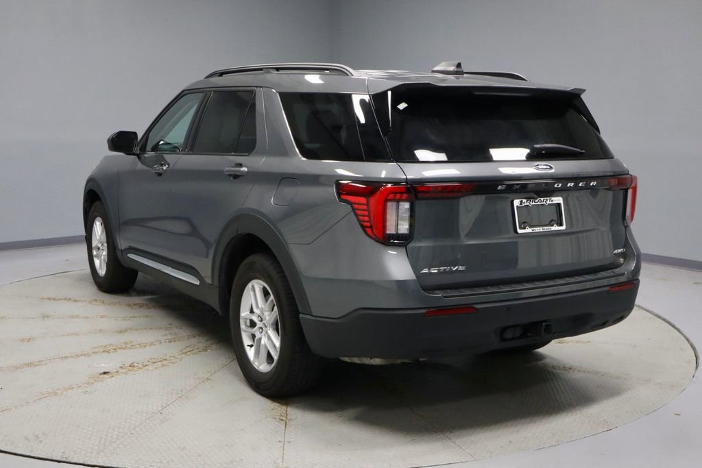 Certified 2025 Ford Explorer Active AWD/4WD image 9