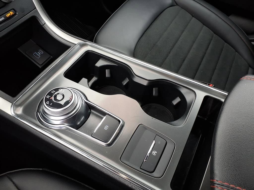 Certified 2024 Ford Edge ST-Line w/ Class II Trailer Tow Package image 16