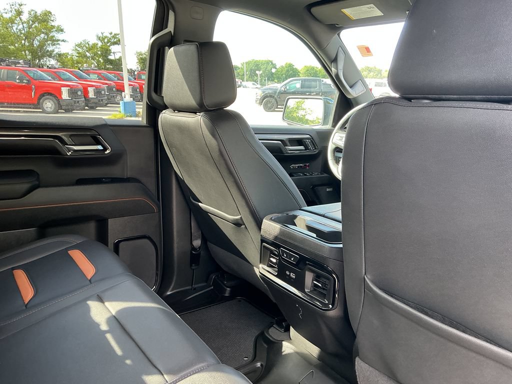 Used 2024 GMC Sierra 1500 AT4 w/ Technology Package AWD/4WD image 23