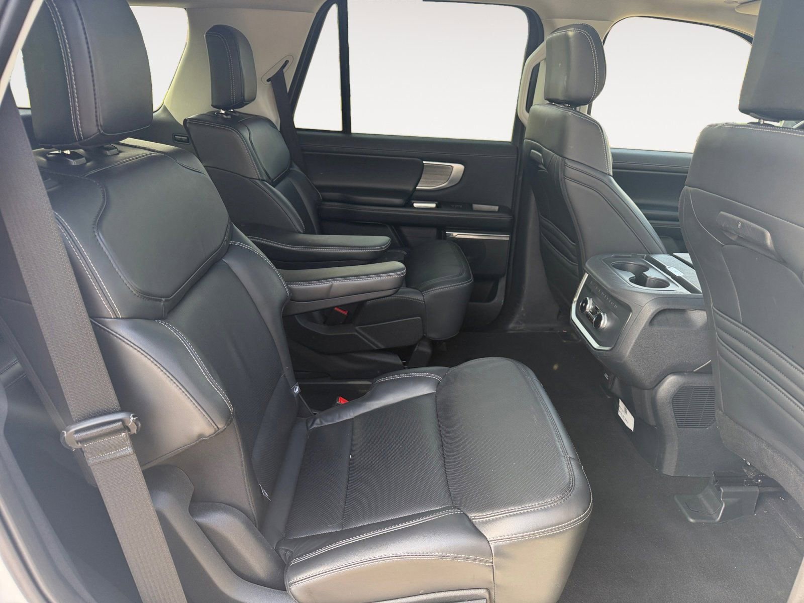 Certified 2025 Ford Expedition Platinum image 13