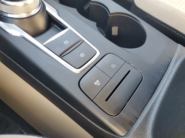 Certified 2022 Ford Escape SE w/ SE Sport Appearance Package image 31