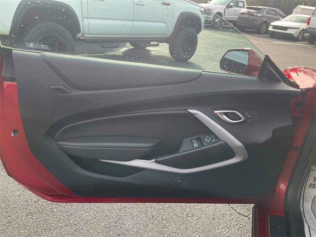 Used 2022 Chevrolet Camaro SS w/ Design Package 1 image 15