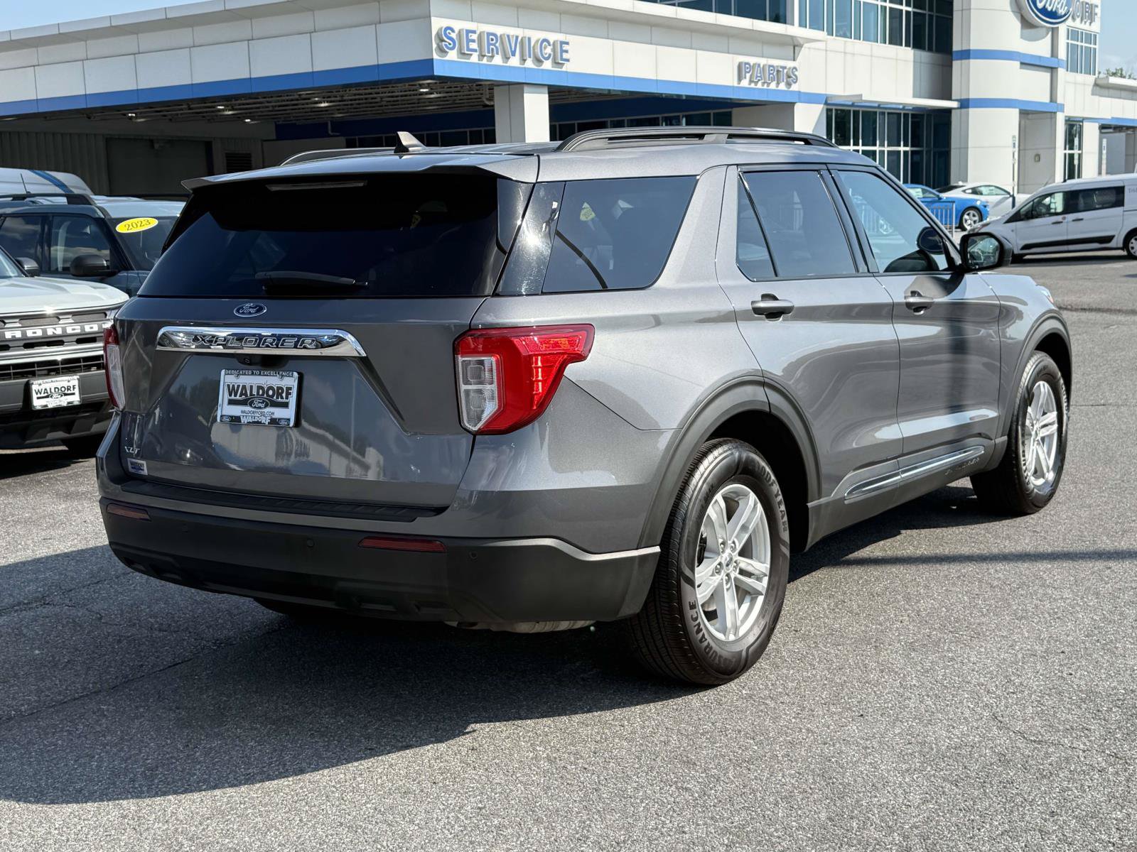 Certified 2021 Ford Explorer XLT RWD image 2