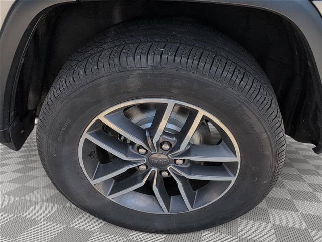 Used 2019 Jeep Grand Cherokee Limited AWD/4WD image 11