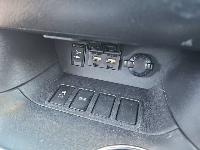 Used 2019 Toyota Highlander LE FWD image 21