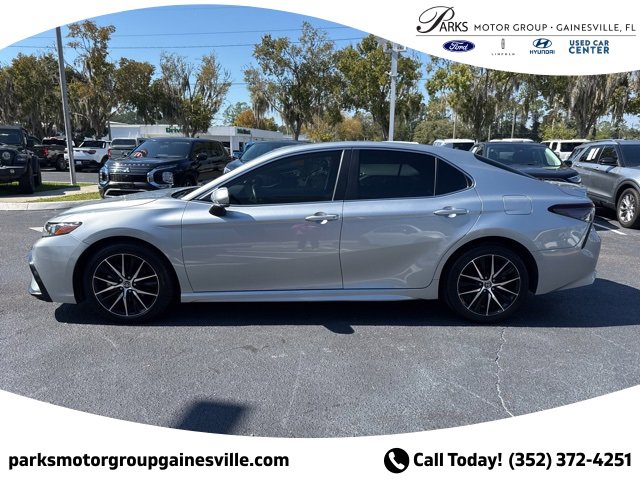 Used 2024 Toyota Camry SE image 6