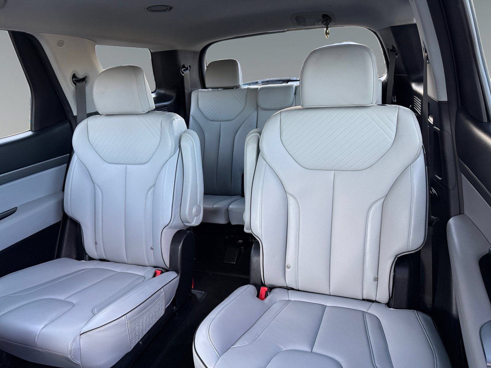 Used 2025 Hyundai Palisade SEL AWD/4WD image 18