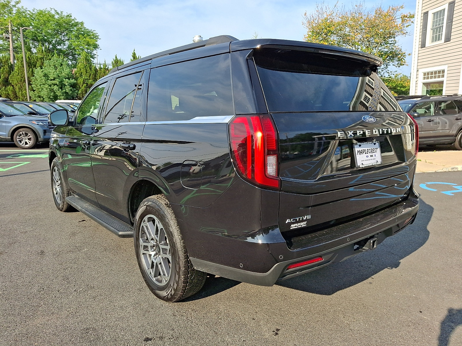 Certified 2025 Ford Expedition Active AWD/4WD image 7