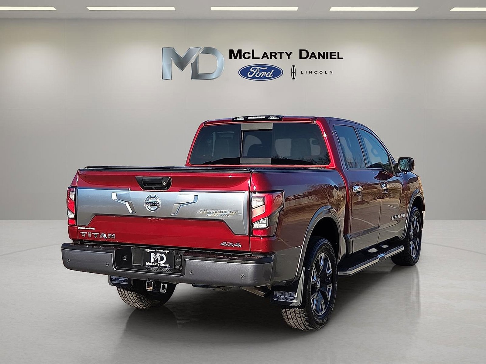 Used 2020 Nissan Titan Platinum Reserve image 5