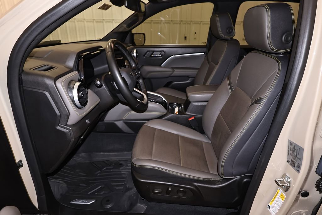 Used 2024 Chevrolet Colorado ZR2 w/ ZR2 Convenience Package III image 10