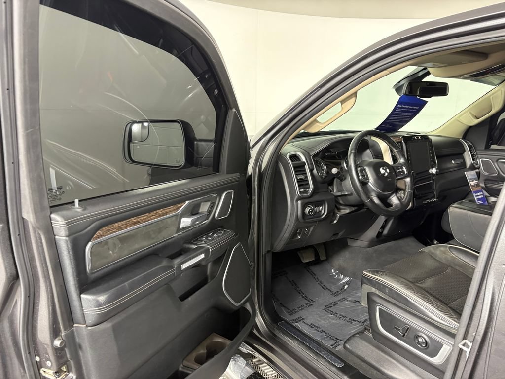 Used 2019 RAM 1500 Laramie AWD/4WD image 12